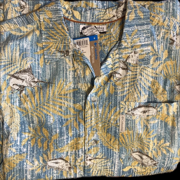 Large Short Sleeve Colombia Hawaiian Shirt with Tuna And Sword Fish Print - Picture 2 of 5